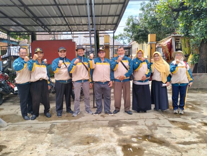 
					Keluarga Besar Kepsek SD Kecamatan Cimanggu Donasikan Bantuan untuk Korban Banjir di Kampung Ciseureuh