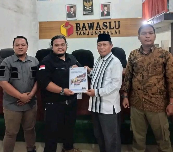 
					Wali Kota Tanjungbalai Terima Undangan Dari Bawaslu Dalam Rangka Penyerahan Laporan Akhir Pencegahan