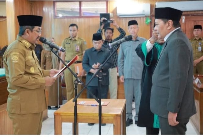 
					Bupati Tanjung Jabung Barat Lantik Eko Suwello sebagai Komisaris PT. Jabung Barat Sakti Perseroda