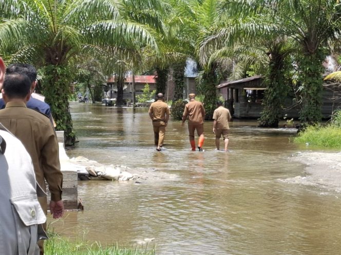 
					Antisipasi Banjir, Pemko Tanjungbalai Laksanakan Aksi Gotong Royong di Titi Payung Bandar Jepang