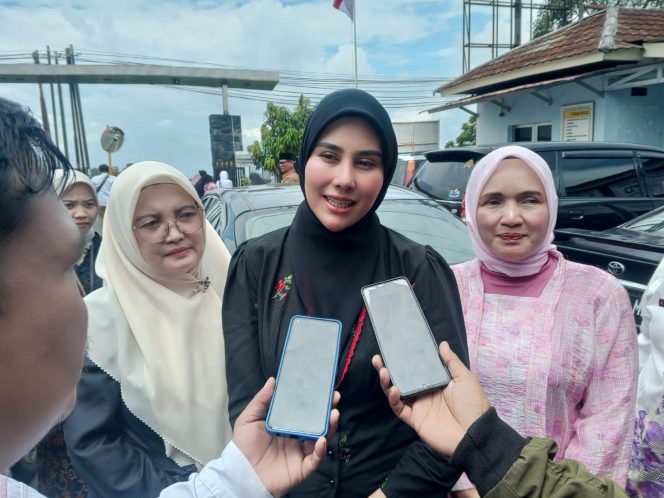 
					Program “Nyaah Ka Indung” DWP KBB Gelar Baksos Untuk Lansia di Peringatan Hari Kartini