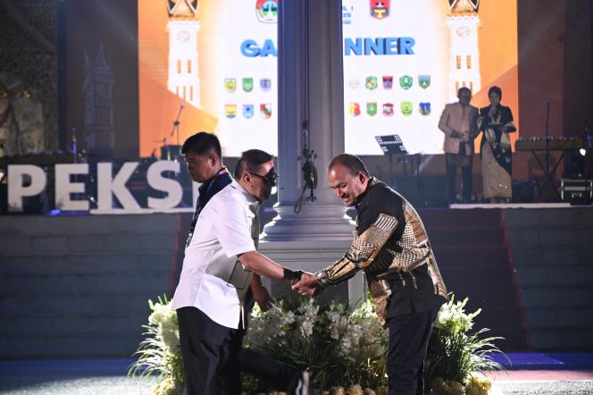 
					Hadiri Muskomwil I APEKSI 2025 di Kota Bukit Tinggi, Wali Kota Tanjungbalai : Ajang Silaturahmi dan Kolaborasi Wujudkan Asta Cita Presiden Prabowo Subianto