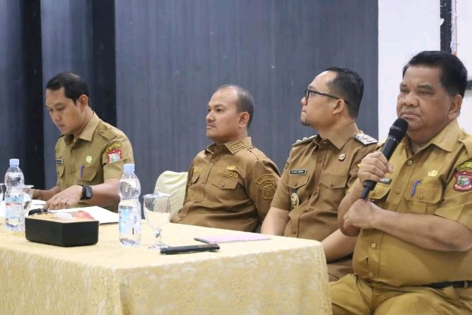 
					Pimpin Rakorpem Terbatas Bersama Camat, Lurah dan Kepling, Wali Kota Tanjungbalai Ingatkan Fokus Pencegahan Banjir, Sampah dan Giatkan Aksi Gotong Royong