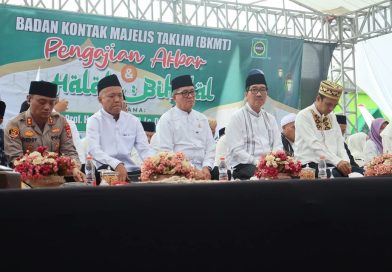 Bupati Dr. H. Hamartoni Ahadis, M.Si., Bersama Forkopimda dan Ribuan Warga Hadiri Tabligh Akbar di Islamic Centre Lampung Utara