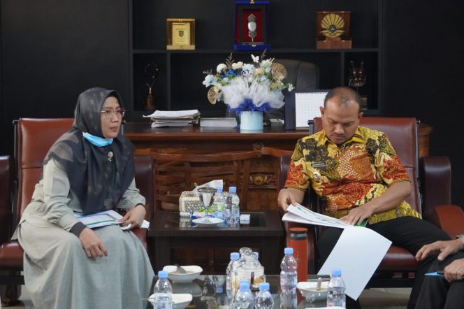 
					Wali Kota Tanjungbalai Terima Audiensi BPJS Kesehatan, Bahas Strategi Peningkatan Kepesertaan JKN dan Komitmen