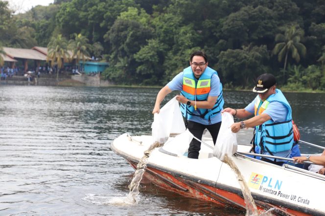 
					230.000 Benih Ikan Ditebar di Waduk Cirata, Bupati Bandung Barat Tegaskan Komitmen Ekologis dan Ekonomi