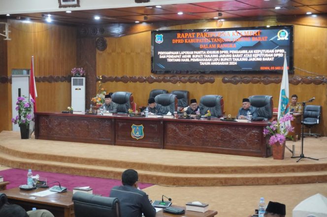 
					DPRD Tanjabbar Gelar Paripurna ke Empat, Penyampaian Pansus dan Pendapat Akhir  LKPJ Bupati Tahun Anggaran 2024