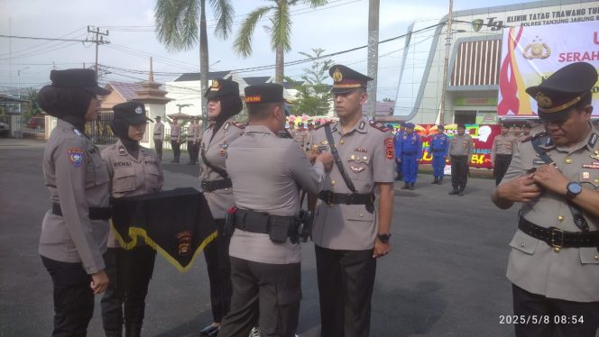 
					Kapolres Tanjab Barat Gelar Serah Terima Jabatan Kepada Satlantas dan Kapolsek Tebing Tinggi  Polres Tanjung Jabung Barat