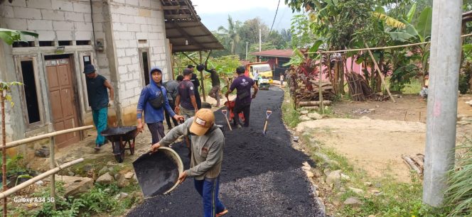 
					Pemdes Sukamakmur Realisasikan Pembangunan Hotmix Melalui Anggaran Dana Desa 2025