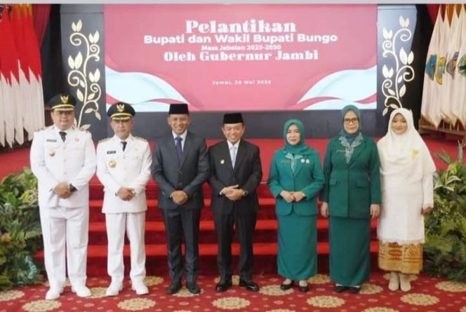 
					Sekda Tanjab Barat Hadiri Pelantikan Bupati dan Wakil Bupati Bungo Periode 2025–2030                                                       