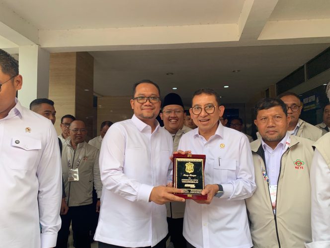 
					Bertemu Dengan Menteri Kebudayaan, Wakil Wali Kota Muhammad Fadly : Sinergi dan Kolaborasi Pusat dan Daerah Mendukung  Pelestarian Budaya Lokal Bagian Warisan Sejarah