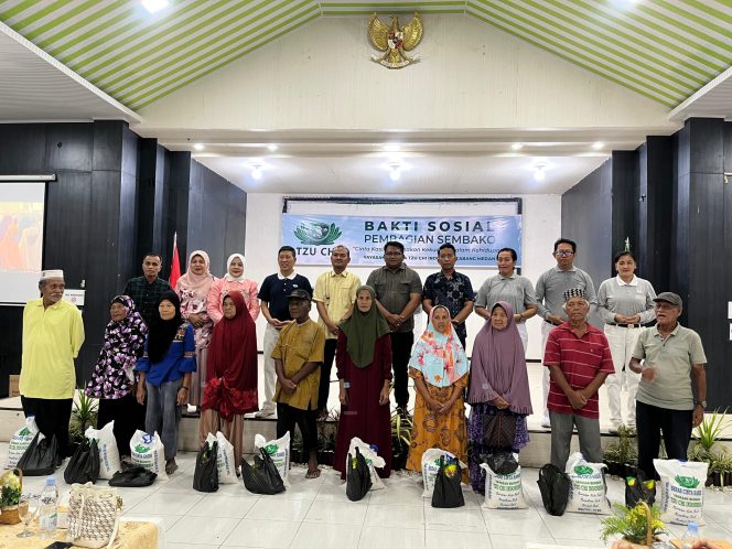 
					Gelar Bakti Sosial, Yayasan Buddha Tzu Chi dan Wali Kota Tanjungbalai Bagikan 1.000 Paket Sembako Gratis Ke Masyarakat