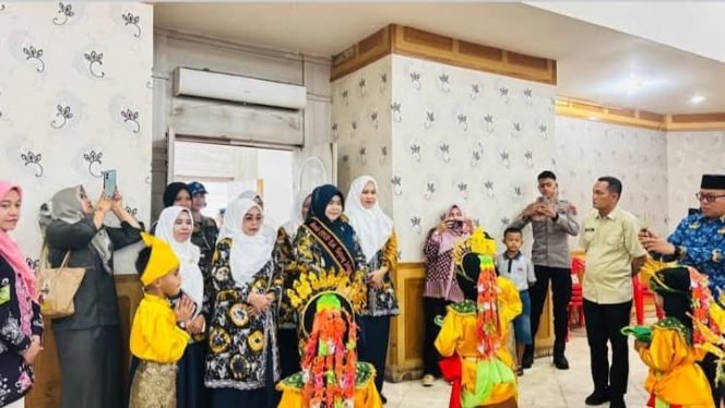 
					Hj. Fadhilah Sadat Lantik Bunda PAUD Kecamatan se-Tanjab Barat Masa Jabatan 2025–2030