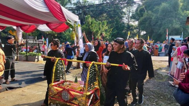 
					Ribuan Masyarakat Desa Cijayanti Antusias  Meriahkan Acara HJB ke-543 dan HJC ke-98