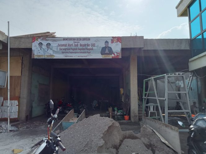 
					Tingkatkan Pelayanan Pada Masyarakat, Pemerintah Desa Dayeuh  Renovasi Kantor Desa Menggunakan Dana Desa dan Bankeu (Samisade) 2025