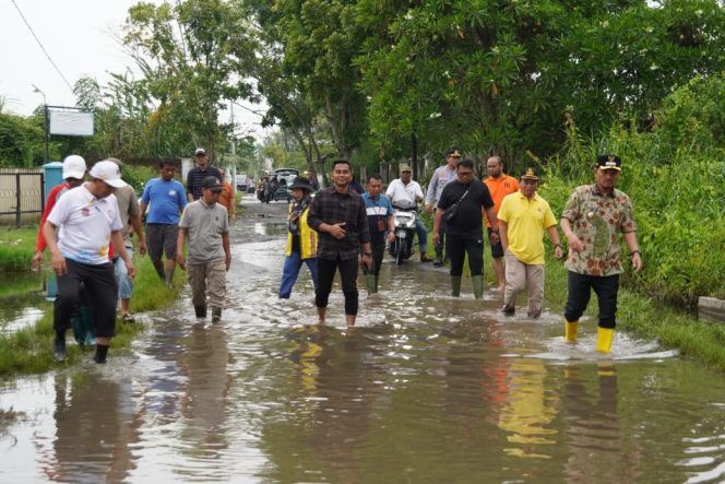 
					Wali Kota Tanjungbalai Tinjau Langsung Titik Rawan Banjir di Kelurahan Sirantau