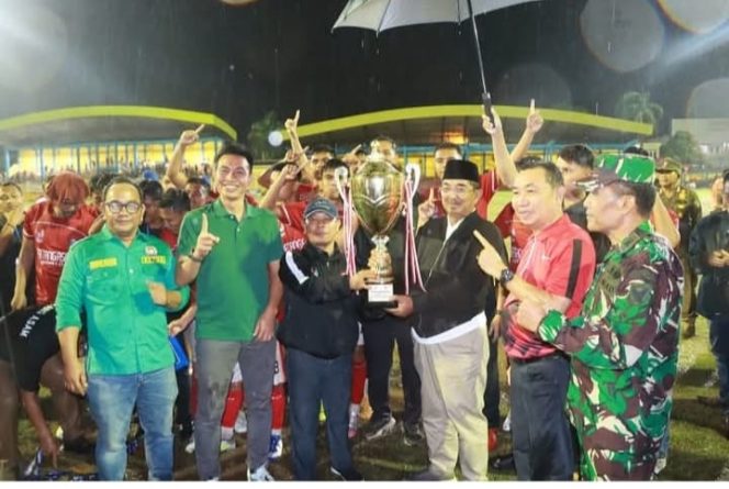 Batang Asam Juara Bupati Cup 2025, Bupati Anwar Sadat Resmi Tutup Turnamen