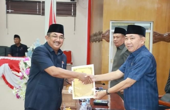 Bupati Tanjab Barat Sampaikan Nota Pengantar Rancangan Perubahan KUA DAN PPAS APBD TA 2025 di Rapat Paripurna DPRD