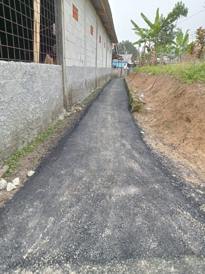 
					Desa Pabuaran Sukamakmur Alokasikan (DD) Dana Desa Hotmix Jalan Gang Tahun Anggaran 2025