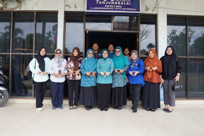 
					Dialog Interaktif di RRI Tanjungbalai: dr. Desi Fadly Abdina Ajak Perempuan Waspada Kanker Serviks Lewat IVA Test