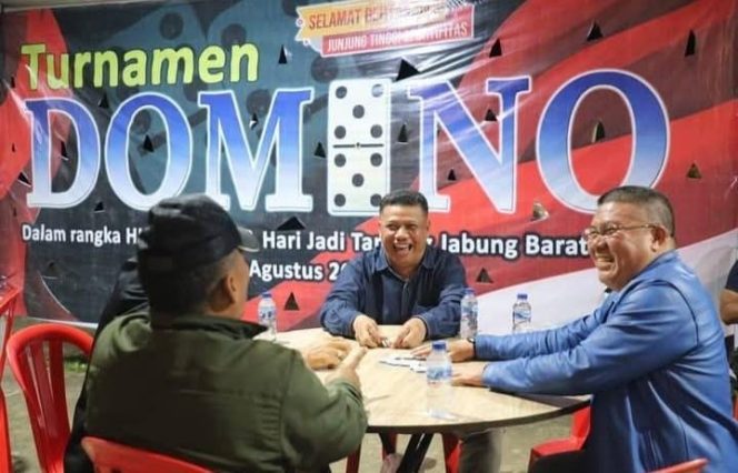 Meriahkan HUT RI dan Hari Jadi Kabupaten Tanjab Barat, Bupati Anwar Sadat Buka Turnamen Domino 2025