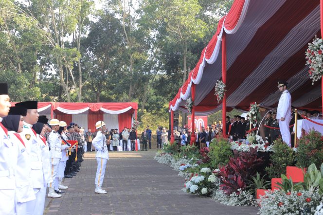 
					Bupati Bandung Barat Ajak Warga Jadikan Kemerdekaan Sebagai Momentum Persatuan dan Karya Nyata