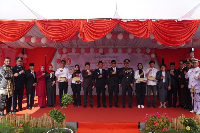 
					Peringatan HUT RI Ke-80, Wali Kota dan Wakil Wali Kota Tanjungbalai Hadiri Penyerahan Remisi Umum dan Remisi Dasawarsa Kepada Wargabinaan Lapas Kelas IIB Tanjungbalai Asahan