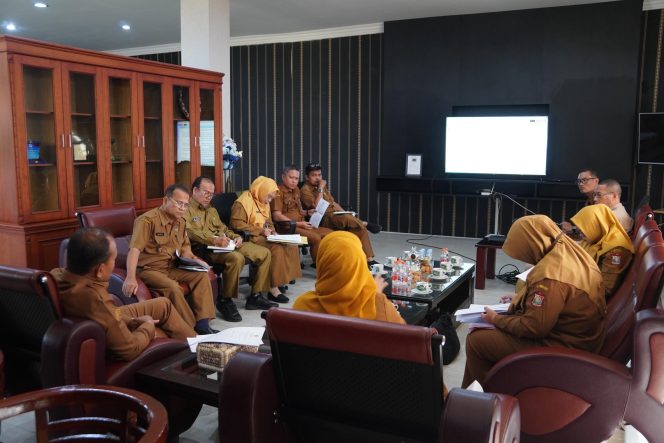 
					Pimpin Rakor TAPD Terkait Pengusulan PPPK Paruh Waktu, Wali Kota Tanjungbalai:  Laksanakan Sesuai Ketentuan dan Jadwal Yang Telah Ditetapkan