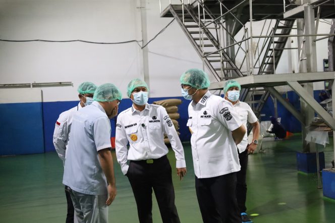 
					Sidak Ke PT Agrindo Surya Abadi (ASA), Wali Kota Tegaskan Akan Segel dan Tutup Perusahaan Jika Tidak Patuhi Aturan