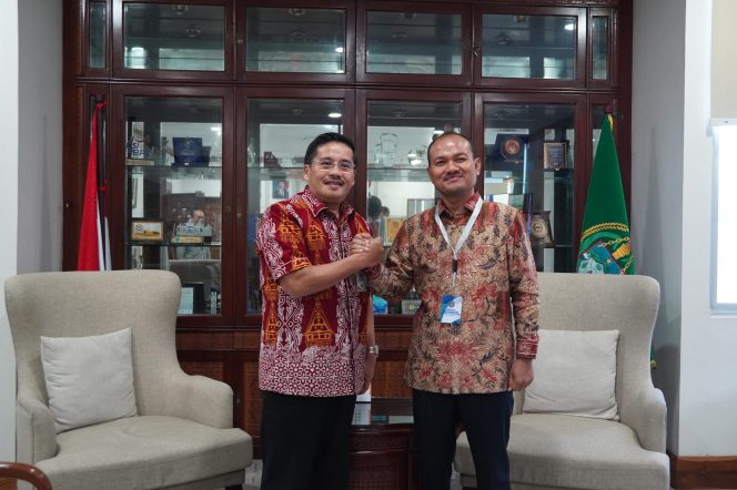 
					Silaturahmi dan Audiensi dengan Sekdaprovsu, Wali Kota Tanjungbalai Sampaikan Usulan Bantuan CSR Pemprovsu Dukung Visi Tanjungbalai EMAS