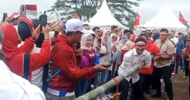 Uniknya Perayaan HUT RI ke-80, Bupati dan Wakil Bupati Bandung Barat Adu Gengsi di Lapangan