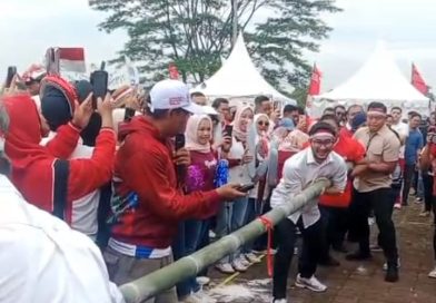 Uniknya Perayaan HUT RI ke-80, Bupati dan Wakil Bupati Bandung Barat Adu Gengsi di Lapangan