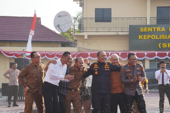 
					Wali Kota Bersama Forkopimda Kunjungan Silaturahmi Ke Polres Tanjungbalai Sekaligus Rayakan Ulang Tahun Kapolres Tanjungbalai