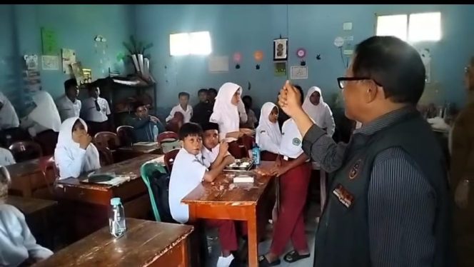 
					LAKI-KBB Desak BGN Evaluasi Total SPPG Selacau Batujajar, Usai 350 Siswa Keracunan MBG