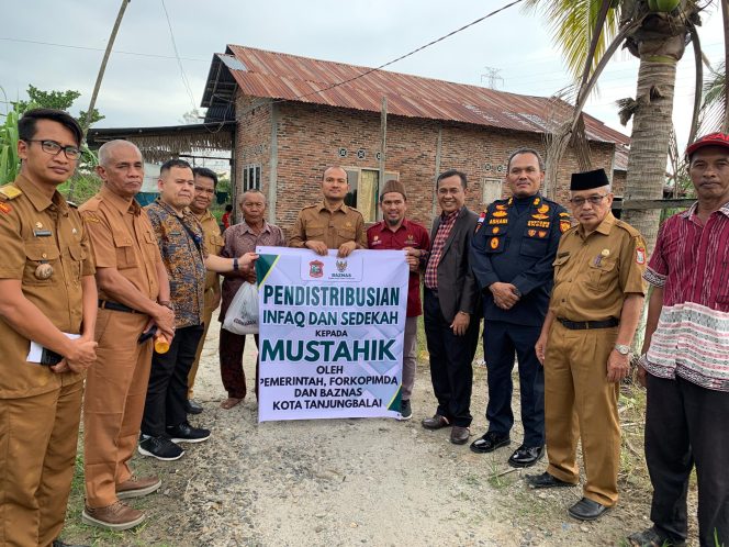 
					Pendistribusian Bantuan Baznas Kepada Para Lansia, Wali Kota Tanjungbalai : Semoga Membantu Meringankan Beban Warga Terutama Para Lansia