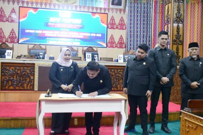 
					Perubahan APBD 2025 Disahkan, Bupati Kasmarni Instruksikan Perangkat Daerah Percepat Program