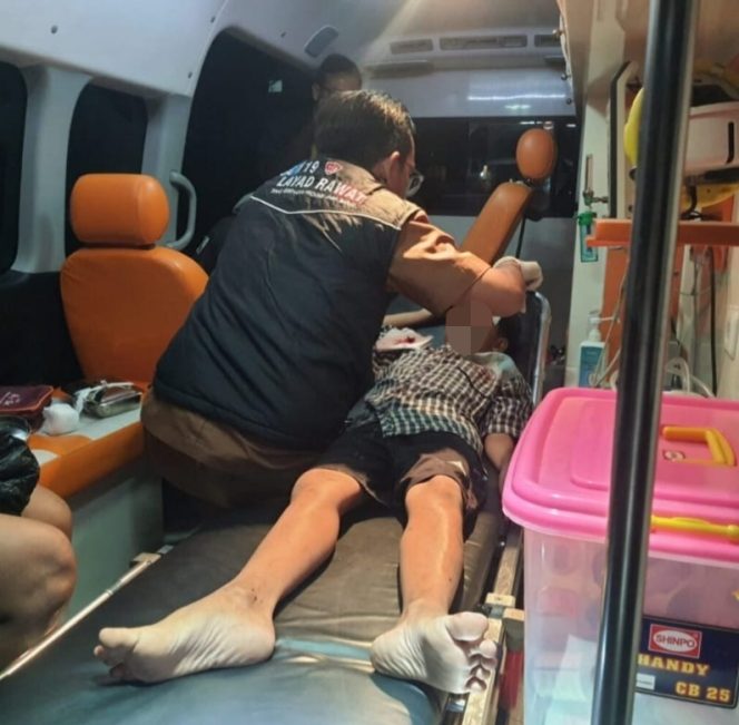 
					Seorang Anak Terjatuh di Jalan, Layanan Darurat Medis 119 Sigap Bantu Warga Indramayu