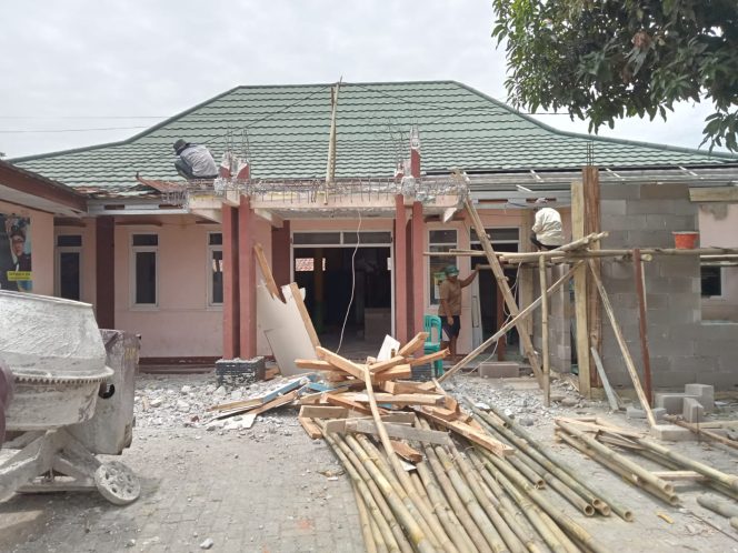 
					Tingkatkan Pelayanan Pada Masyarakat, Pemerintah Desa Sukanegara Jonggol Renovasi Kantor Desa Menggunakan Dana Bankeu (Samisade) Tahun Anggaran 2025