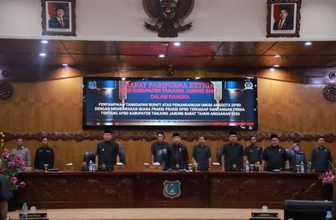 
					Wabup Katamso Sampaikan Tanggapan Bupati atas Pemandangan Umum Fraksi-Fraksi Terhadap Ranperda APBD 2026 pada Rapat Paripurna Ketiga