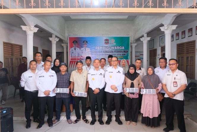
					50 Warga Terima Bantuan Bedah Rumah, Wali Kota Mahyaruddin : Wujud Nyata Kepedulian Pemerintah Terhadap Kondisi Tempat Tinggal Masyarakat