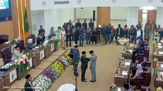 
					Asep Miftah Sofwan Resmi Dilantik Jadi Anggota DPRD KBB, Siap Lanjutkan Perjuangan Almarhum Lili Suhaeli