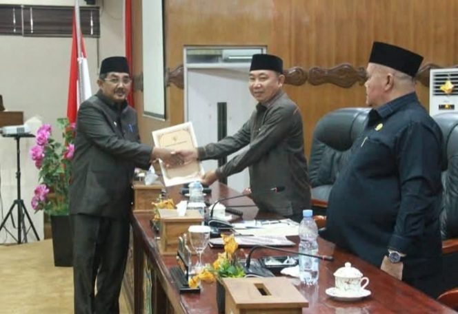 
					Bupati Anwar Sadat Tegaskan Komitmen Perkuat Tata Kelola Pemerintahan, Lima Ranperda Tanjab Barat Resmi Disahkan