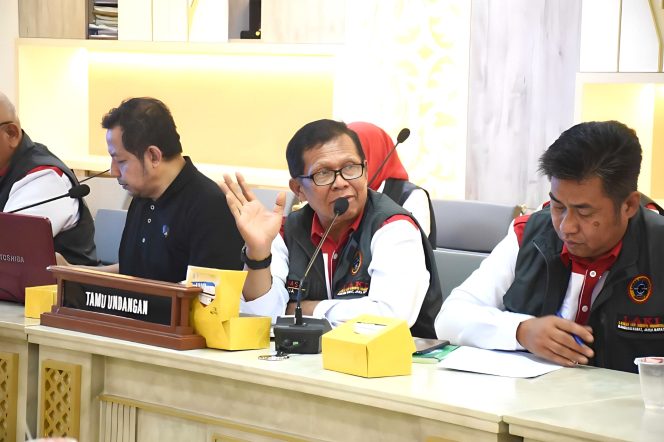 
					Kepekaan KDM Selesaikan Persoalan Sampah, LAKI KBB Batalkan Aksi Demo