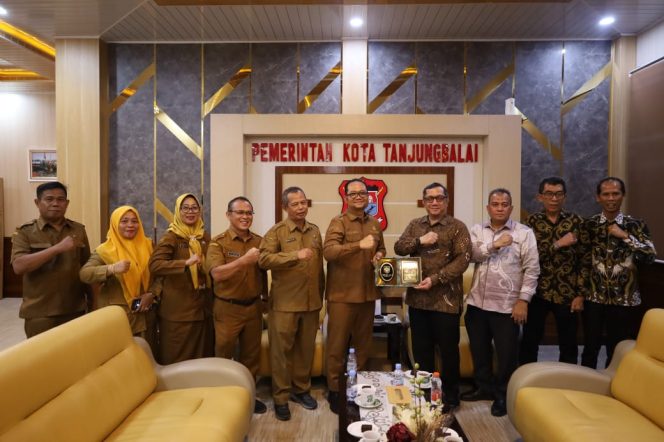 
					Terima Audiensi UISU, Wawako Tanjungbalai : Pemko Tanjungbalai dan UISU Berkolaborasi Tingkatkan Kualitas SDM