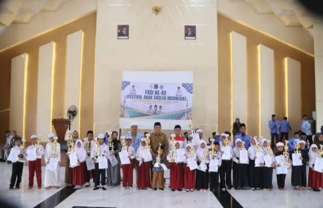 
					Wabup Katamso Tekankan Pentingnya Pembangunan Non Fisik pada Penutupan FASI XV Tanjab Barat