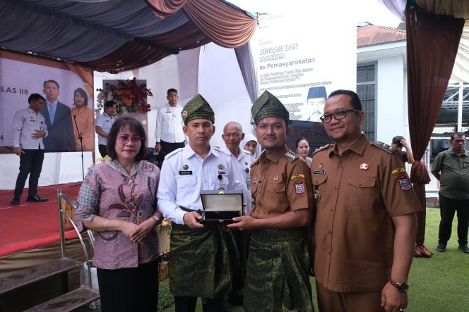 
					Wali Kota dan Wakil Wali Kota Hadiri Sertijab dan Pisah Sambut Kalapas Kelas IIB Tanjungbalai