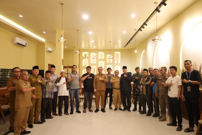 
					Pemko Tanjungbalai dan Sejumlah Tokoh Bersama Pengusaha Strong Cafe Menandatangani Surat Pernyataan dan Himbauan Cipta Kamtibmas