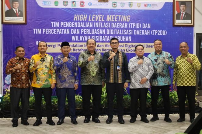 
					Wali Kota Tanjungbalai Hadiri High Level Meeting TPID dan TP2DD Wilayah Sisi Batas Labuhan di Parapat